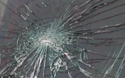 Will a cracked windshield eventually shatter?